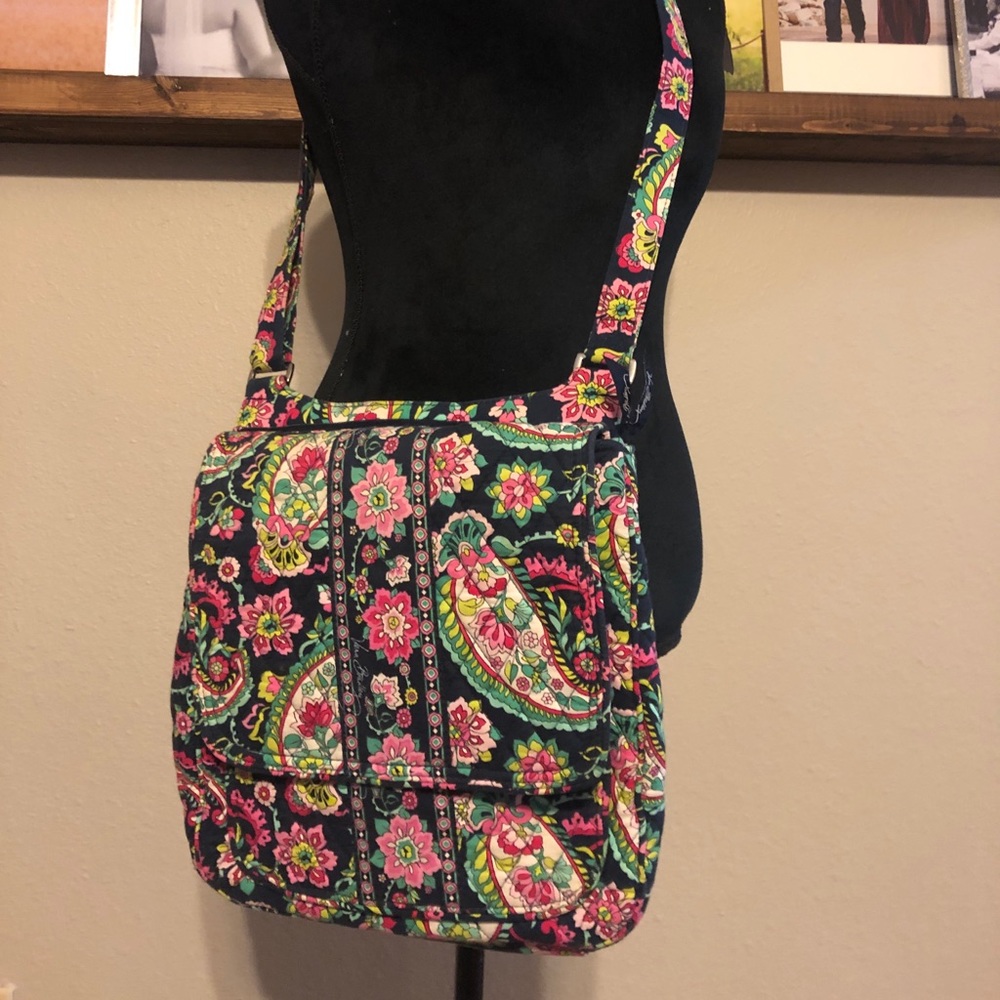 Vera Bradley Messenger Bag! ++ wallet